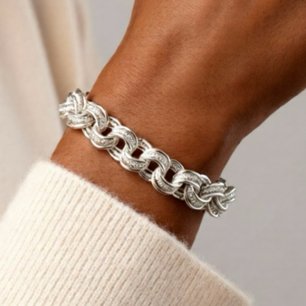 Sparkling silver chain bracelet. NWT- New w/Tags